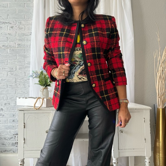 Amanda Smith Petites Short Blazer - Picture 2 of 8